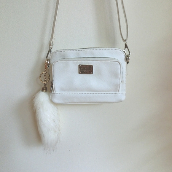 Small White Purse - Picture 2 of 9